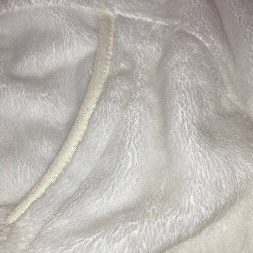 EUC white soft north face - Picture 2 of 6